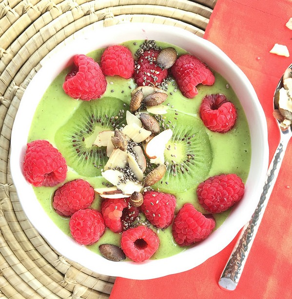 Oh So Berry Smoothie Bowl - Beautiful Eats & Things