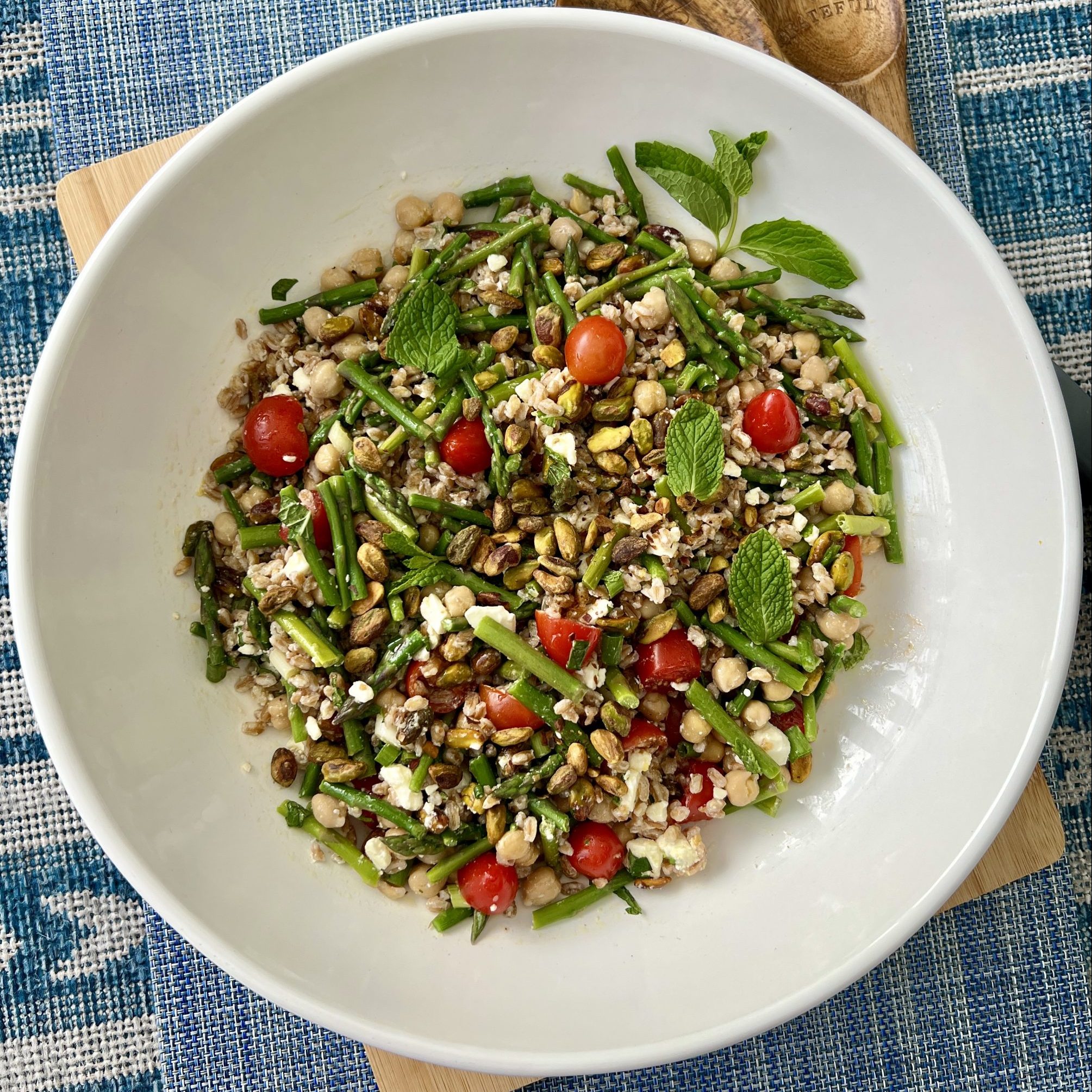 Mediterranean Farro Salad with Pistachios, Asparagus, and Mint